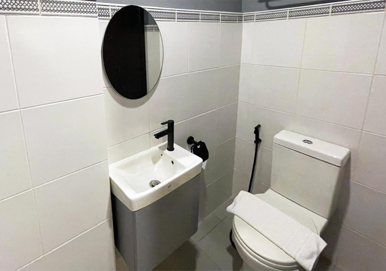 Mystay Hotel Bgc West Makati City Esterno foto
