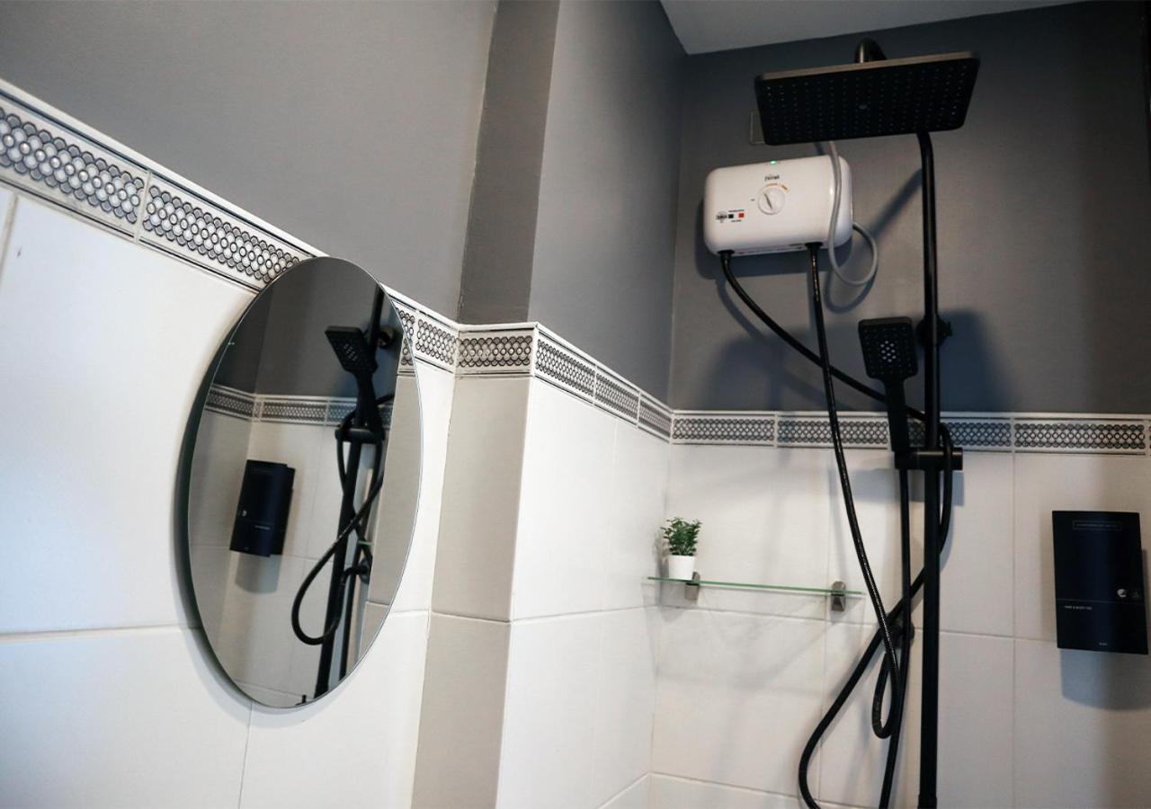 Mystay Hotel Bgc West Makati City Esterno foto