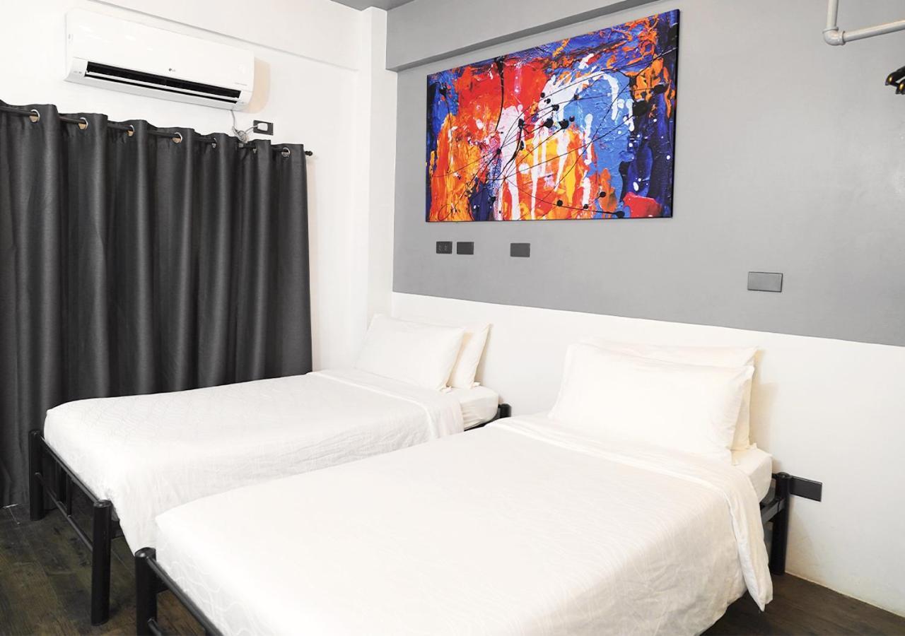 Mystay Hotel Bgc West Makati City Esterno foto