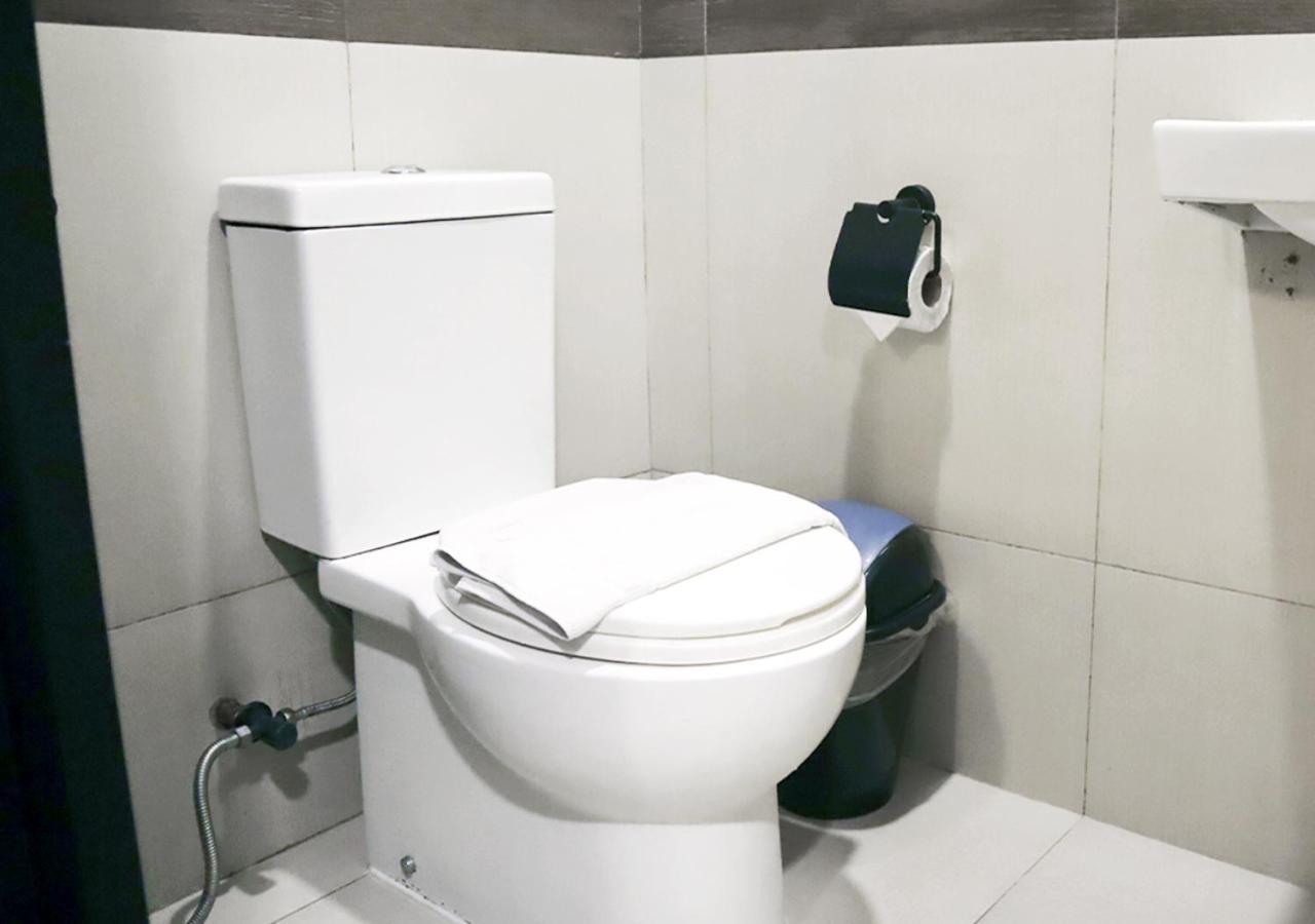Mystay Hotel Bgc West Makati City Esterno foto